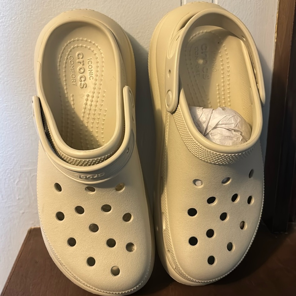 Bone Colored Platform Croc NEW!